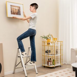 Costway Scala pieghevole in alluminio con gradini antiscivolo e poggiapiedi, Scala portatile portata 150kg 44x49x66cm