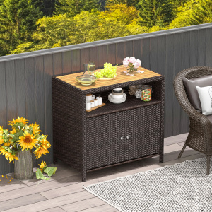 Costway Armadietto portaoggetti in rattan con piano in legno di acacia, Mobile buffet per esterni con armadio a 2 ante Marrone