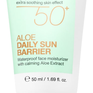 Revuele Daily Sun Barrier Aloe crema giorno lenitiva SPF 50+ 50 ml