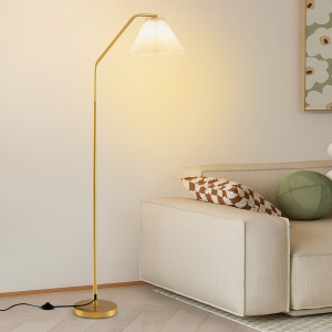 Costway Lampada da terra moderna con testa regolabile, Lampada alta per soggiorno camera da letto e ufficio Oro