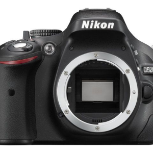 Nikon D5200 SLR nera + obiettivo AF-S VR DX 18-55 mm – nuovo