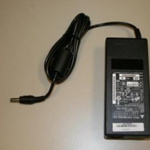 Adattatore CA 90W a 3 pin 19V 4,74A nero, escluso il cavo di alimentazione – nuovo