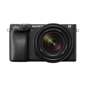 Sony alpha 6400 con obiettivo 18-135mm, mirrorless aps-c con real-time eye af